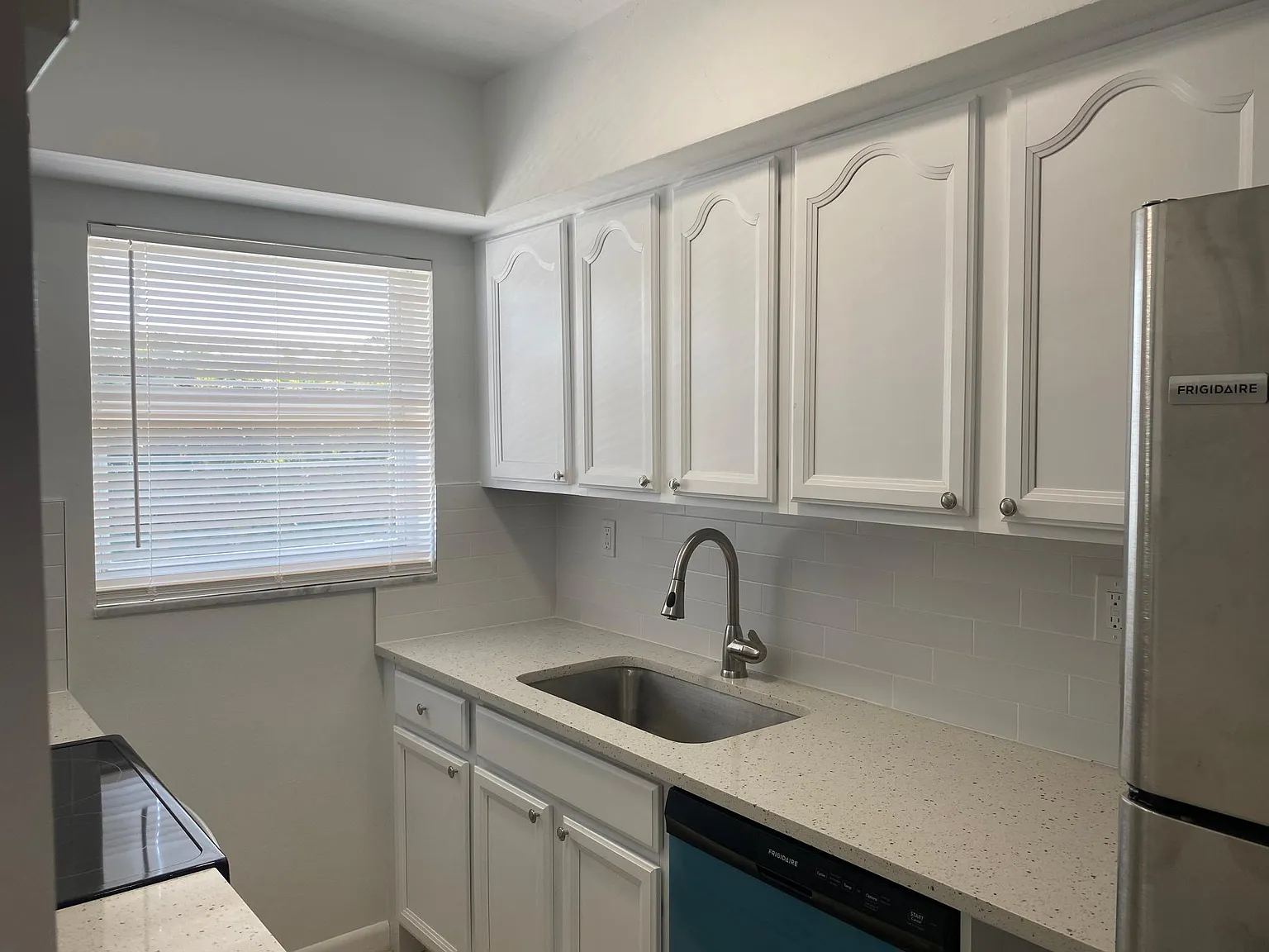 853 SE 4th Ct — Photo 3
