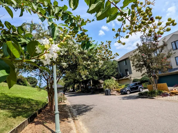 826 Riverfront Dr, Augusta, GA 30901