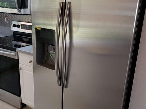 4th image of 2723 NE 7th Pl