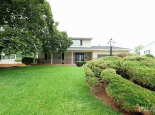 1013 W Kensington Dr, Peoria, IL