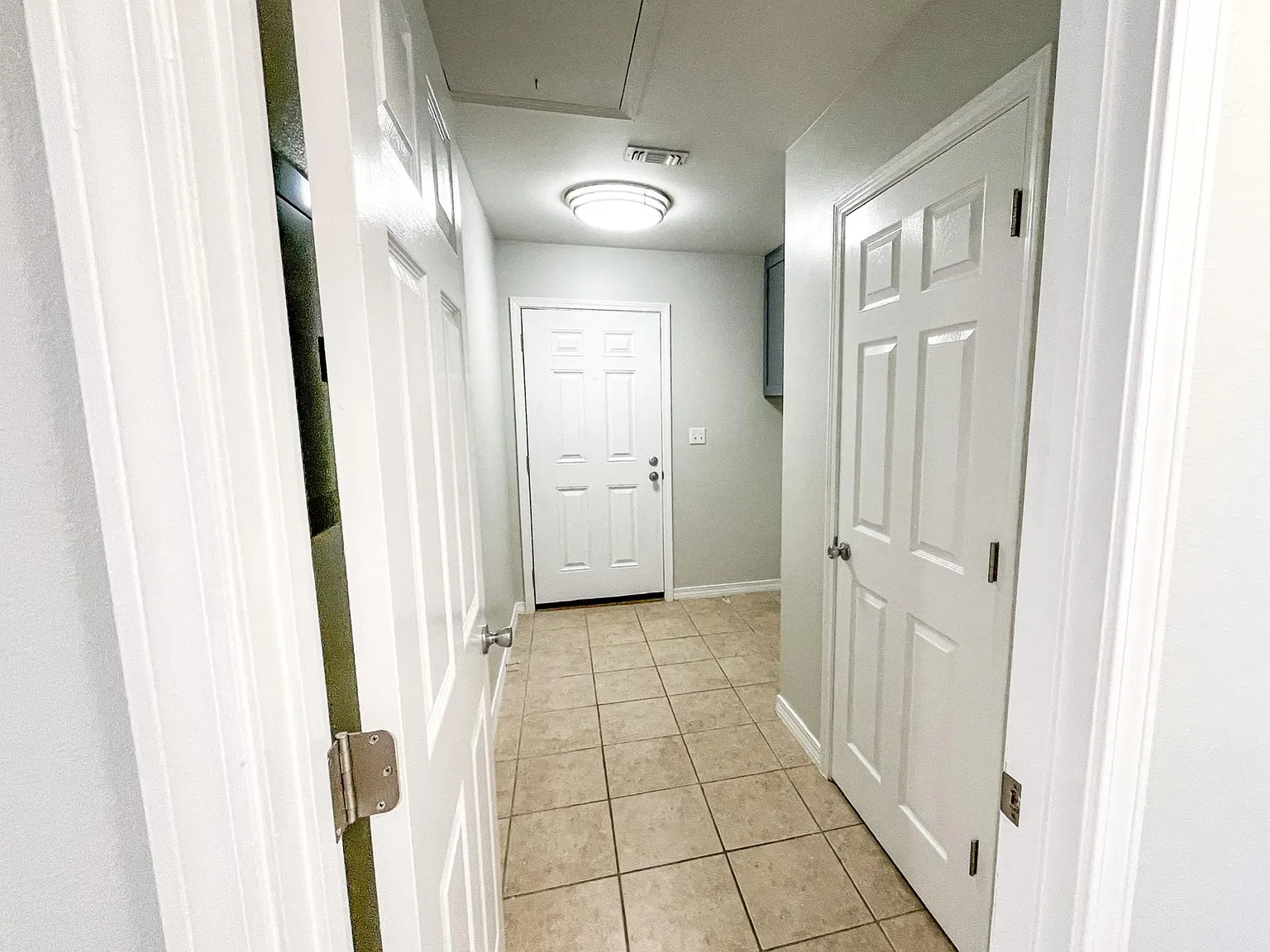 12198 Fernwood Dr W — Photo 2