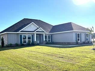 6617 Palm Pointe Dr, Ocean Springs, MS 39564