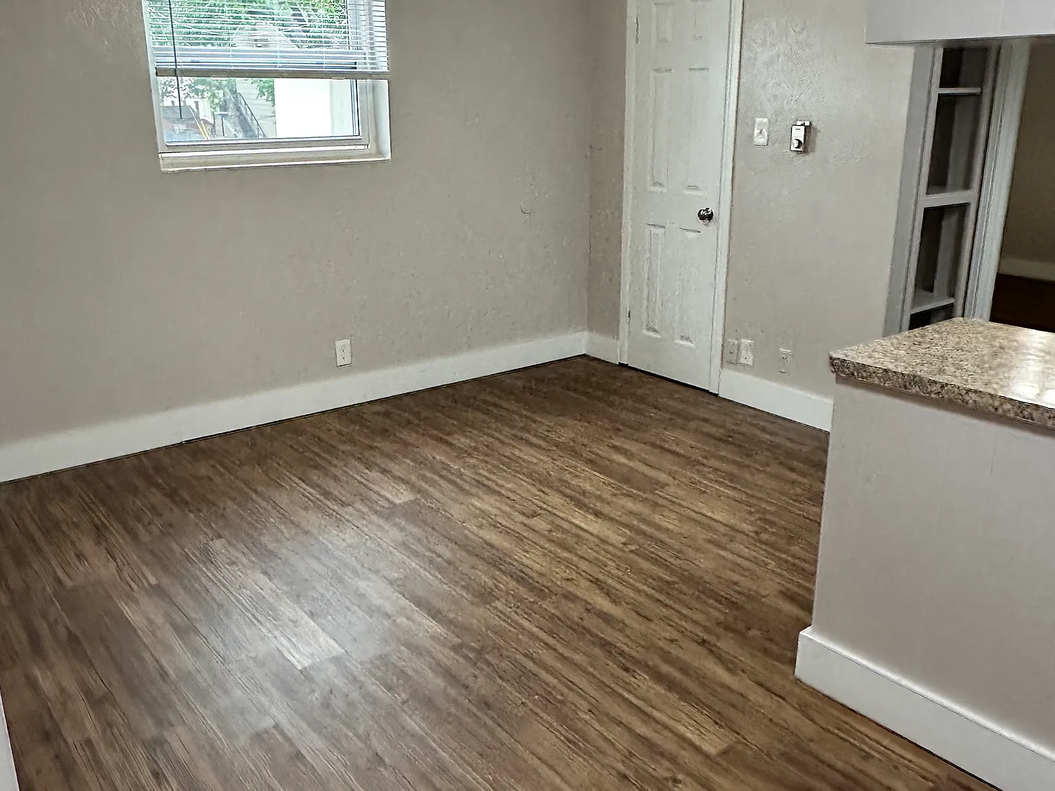 Campus Walk Apartments — Photo 3
