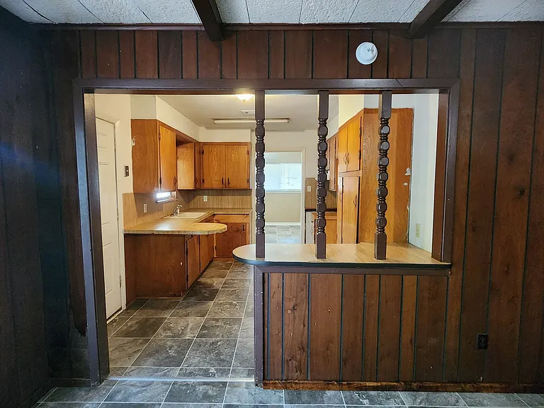 638 Bringhurst Dr — Photo 2