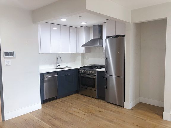 5th image of 2705 41st Ave APT 5H