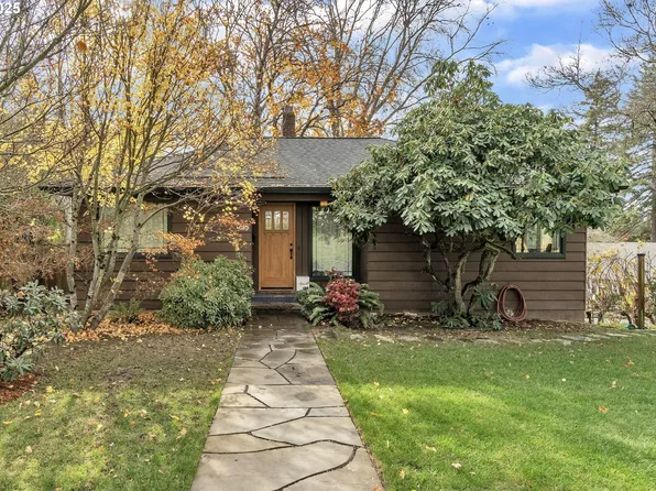 4524 SW Illinois St, Portland, OR 97221