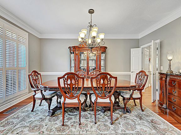 5th image of 5218 Walkercrest Ln