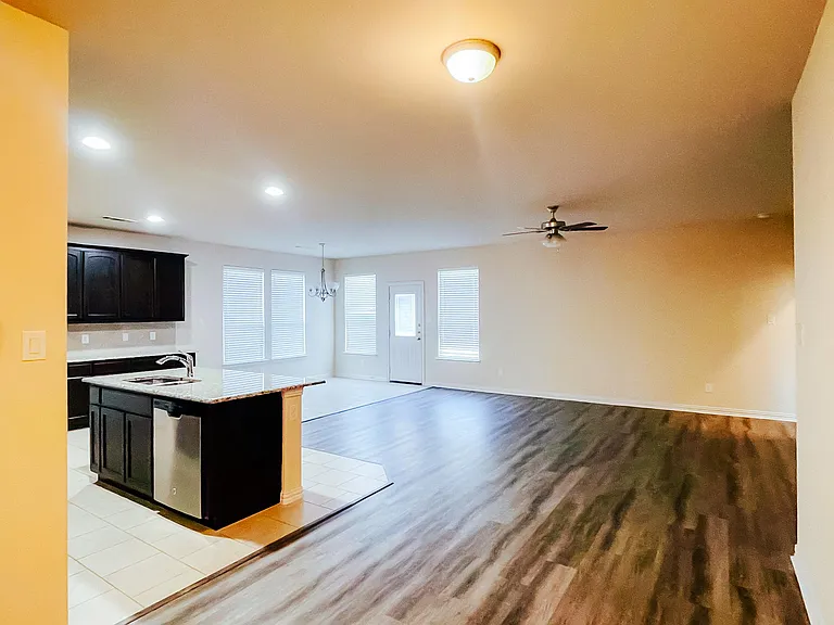 352 Emerald Creek Dr — Photo 12