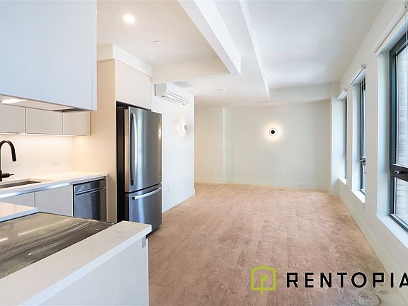 2nd image of 130 Hope St #201N