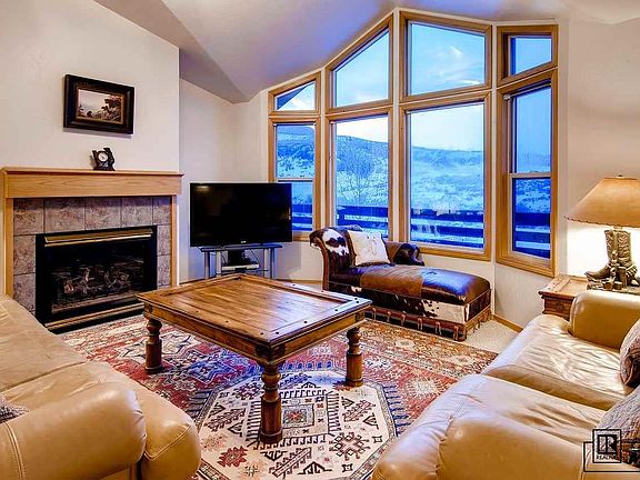 2nd image of 568 Sandhill Cir