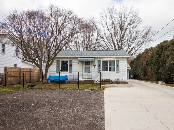 1312 Harper Dr, Erie, PA 16505