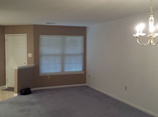 122 Hickory Ln, Reading, PA 19610