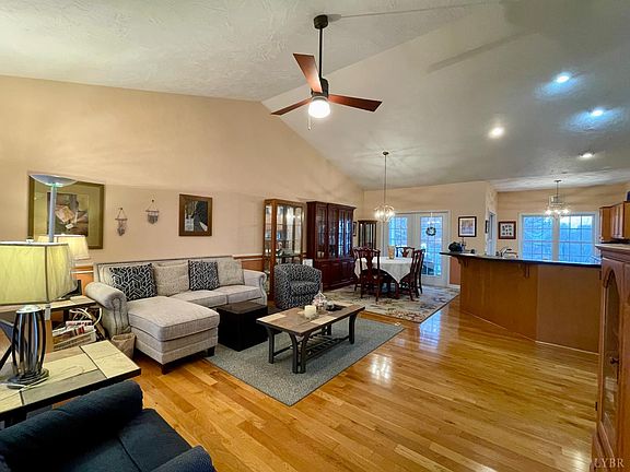 3rd image of 1625 Morewood Rd