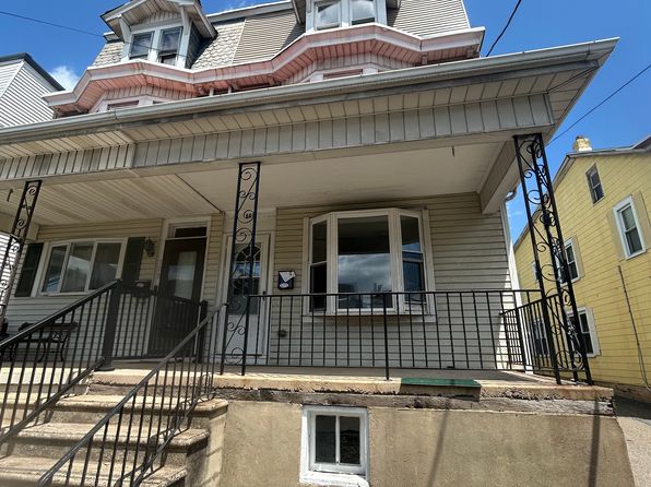 106 Center Ave