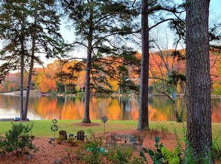 2104 N Lakeshore Dr, Chapel Hill, NC 27514