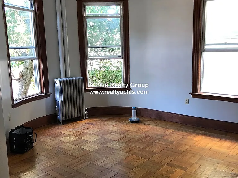 336 Centre St #1A — Photo 9