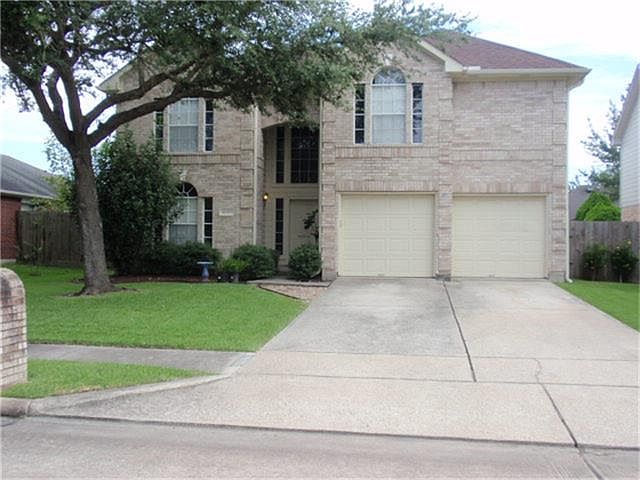 1st image of 10905 Spruce Dr N
