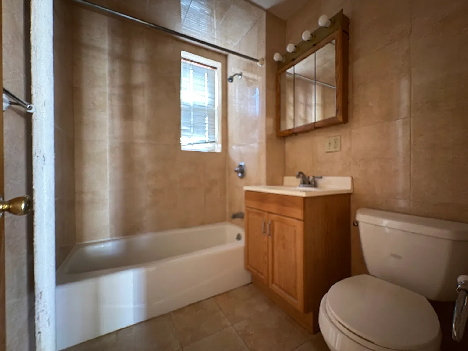 1 bed, 650 sqft, $2,350 — Photo 4