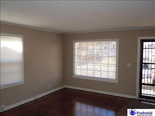 4th image of 5739 N 33rd Ave