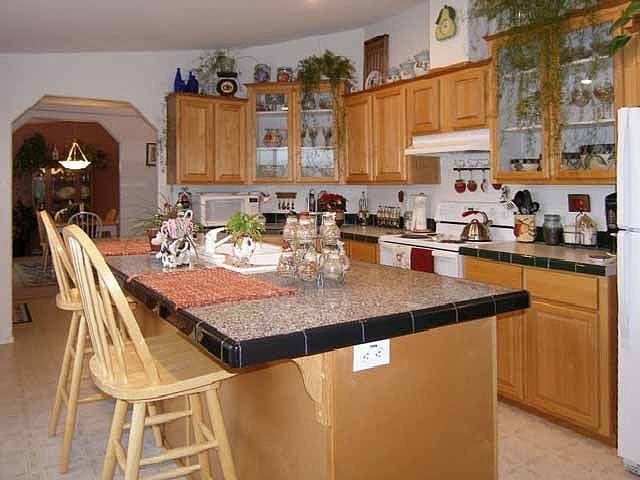 Oversized Tiled Island