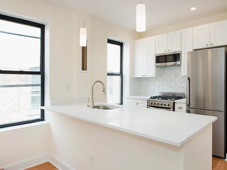 3147 Broadway #11 — Photo 3