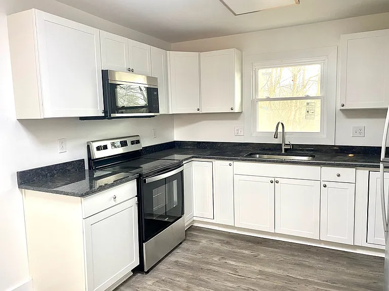 104 Northwood Ave — Photo 3