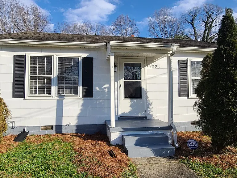 129 S Gordon Dr — Photo 1