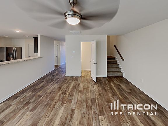 3rd image of 3010 Glenn Abbey Ln