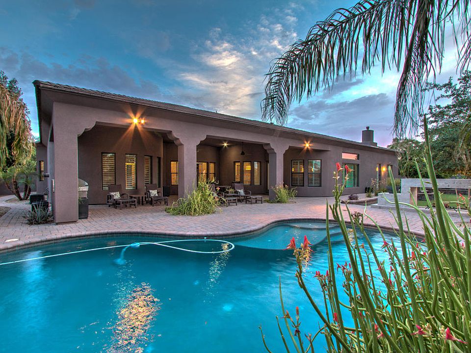 1st image of 2556 E Carob Dr