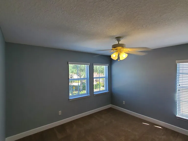 5660 Samter Ct — Photo 6