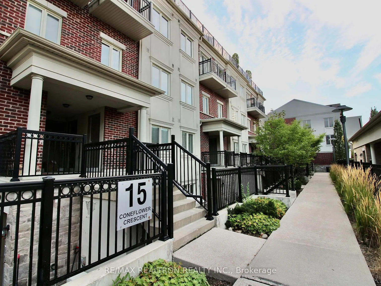3 bed, $2,400 — Photo 1