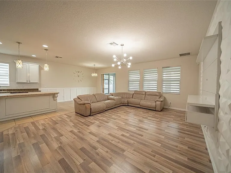 2592 Isabela Ter — Photo 15