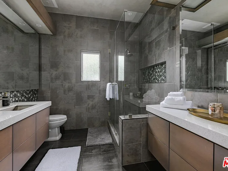 4705 Los Feliz Blvd — Photo 17