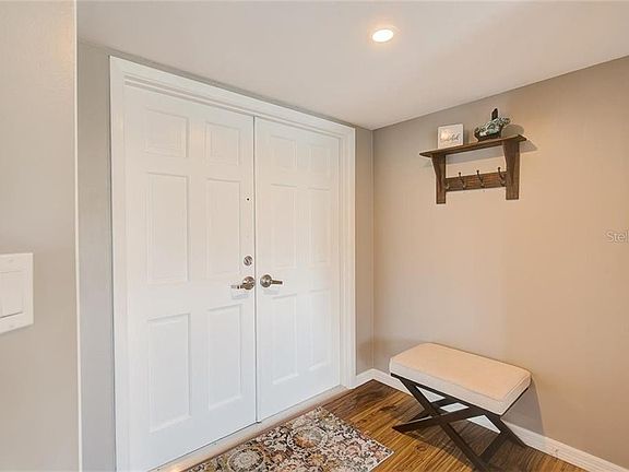 4th image of 1472 50th Ave NE
