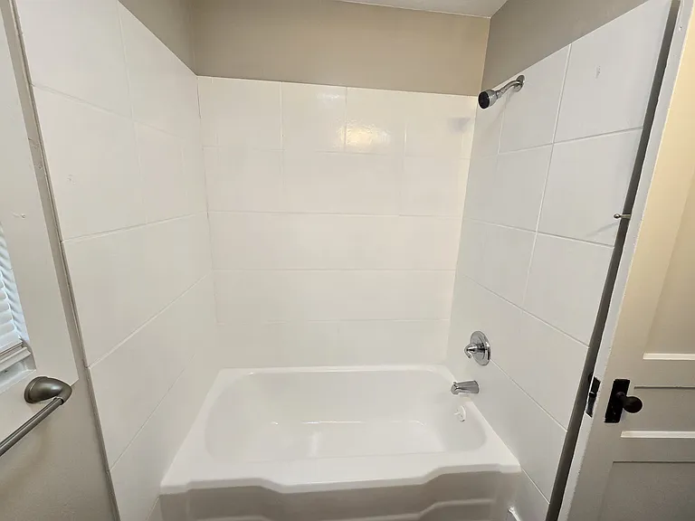1805 Morningside Ave — Photo 11