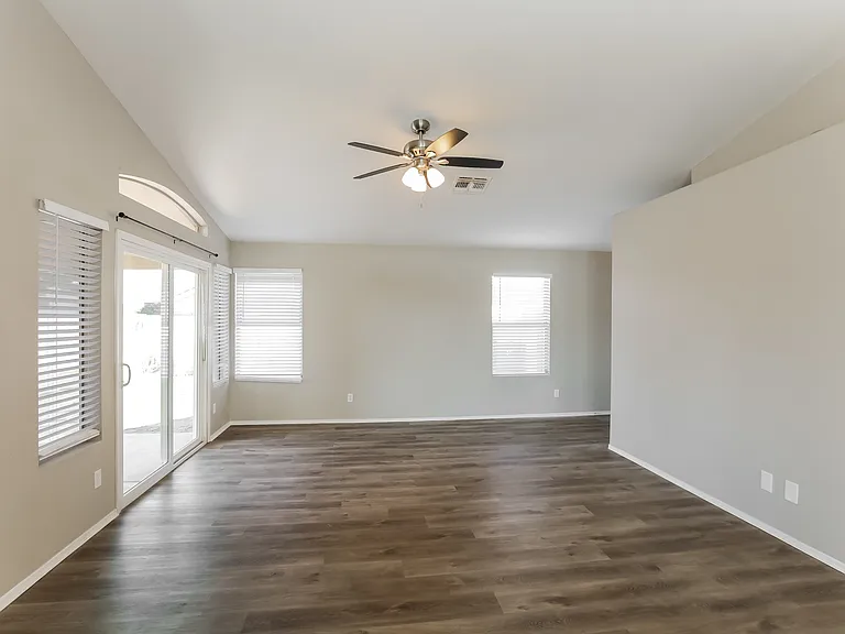8473 W Audrey Ln — Photo 5