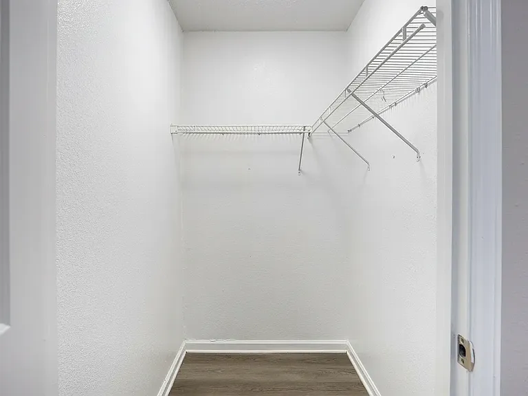 Blue Ridge Apartments — Photo 13