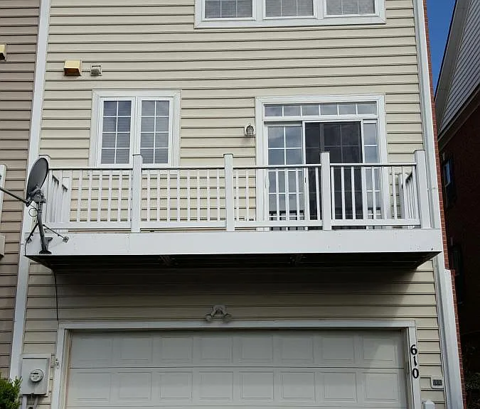610 Garden View Sq — Photo 4