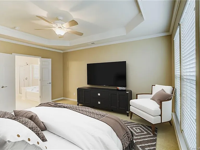 8118 Crater Lake Dr — Photo 20