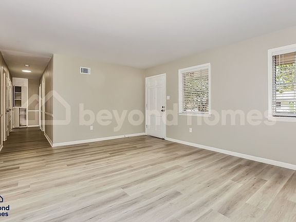 3rd image of 610 Beverly Ave E