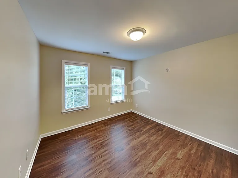 122 Tilton Dr — Photo 17