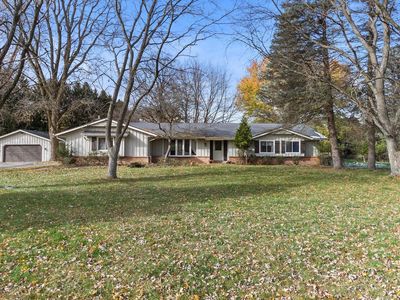 S42W34366 Griffith LANE, Dousman, WI, 53118