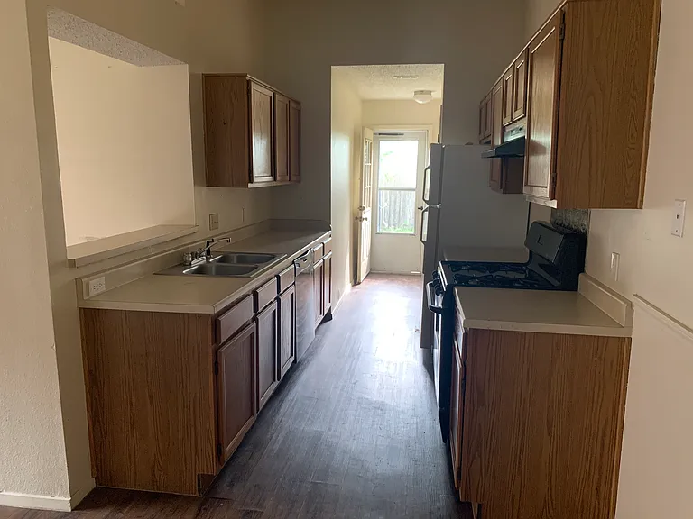 1506 S Medina St #A — Photo 11