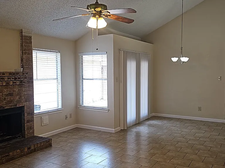11614 Gullwood Dr — Photo 5