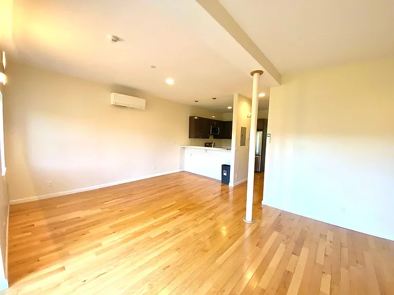 111 Abeel St — Photo 4