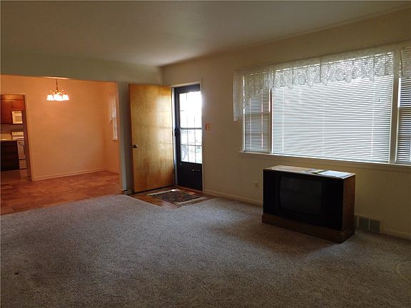 3rd image of 2023 Clark Ave