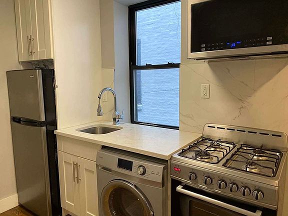 2nd image of 139 E 110th St #54B
