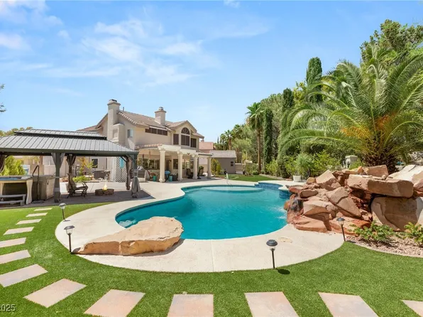 9700 Falling Star Ave, Las Vegas, NV 89117