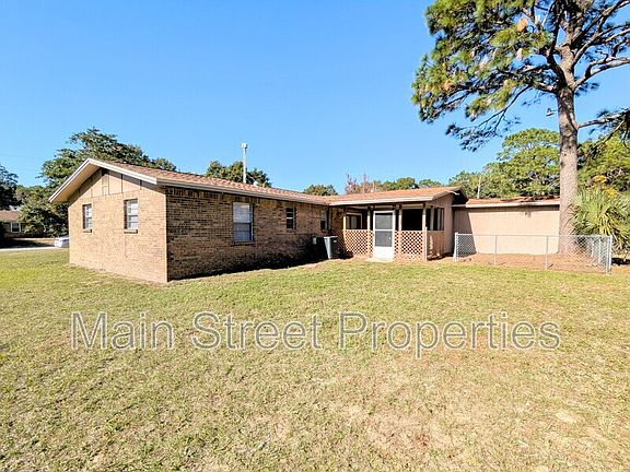 3rd image of 2990 Newton Dr