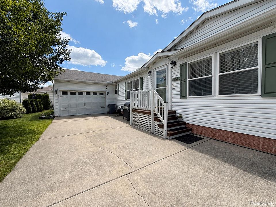 551 Twin Lakes Dr, photo 4